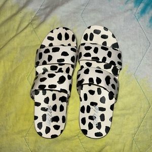 🤍🐾🖤NWOT Aerie SLIDES